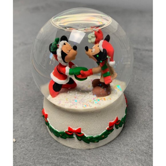 Disney Hallmark 2006 Mickey & Minnie Christmas Snow Globe - Picture 1 of 7
